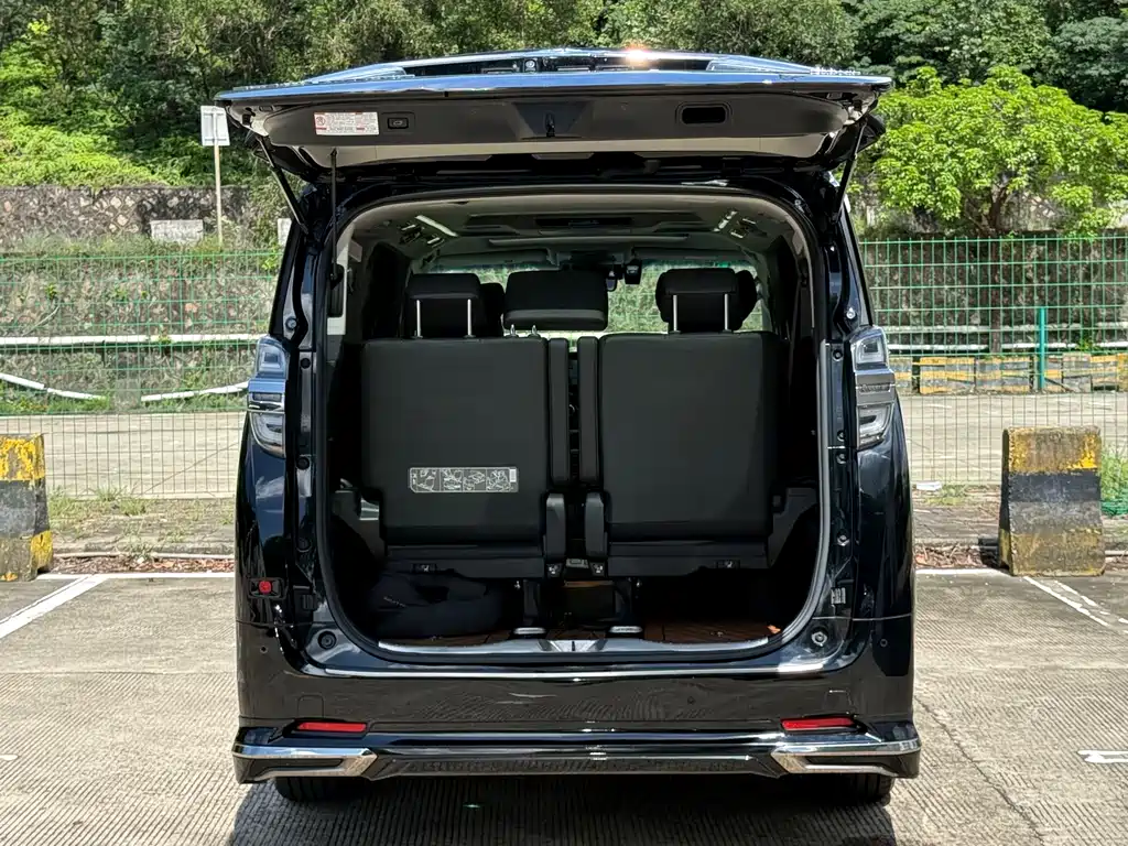 Toyota Vellfire 2021 — фото 13