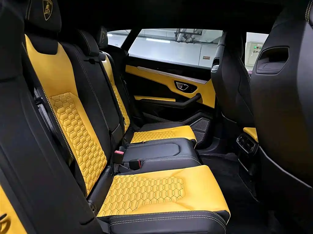 Lamborghini Urus 2019 — фото 8