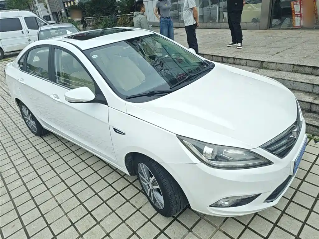 Changan Eado 2017 — фото 4