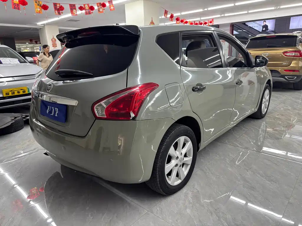 Nissan Tiida 2014