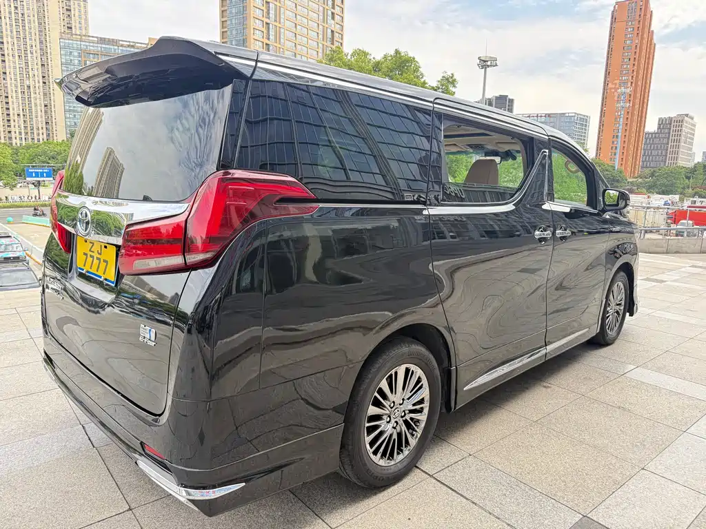 Toyota Alphard 2020 — фото 10