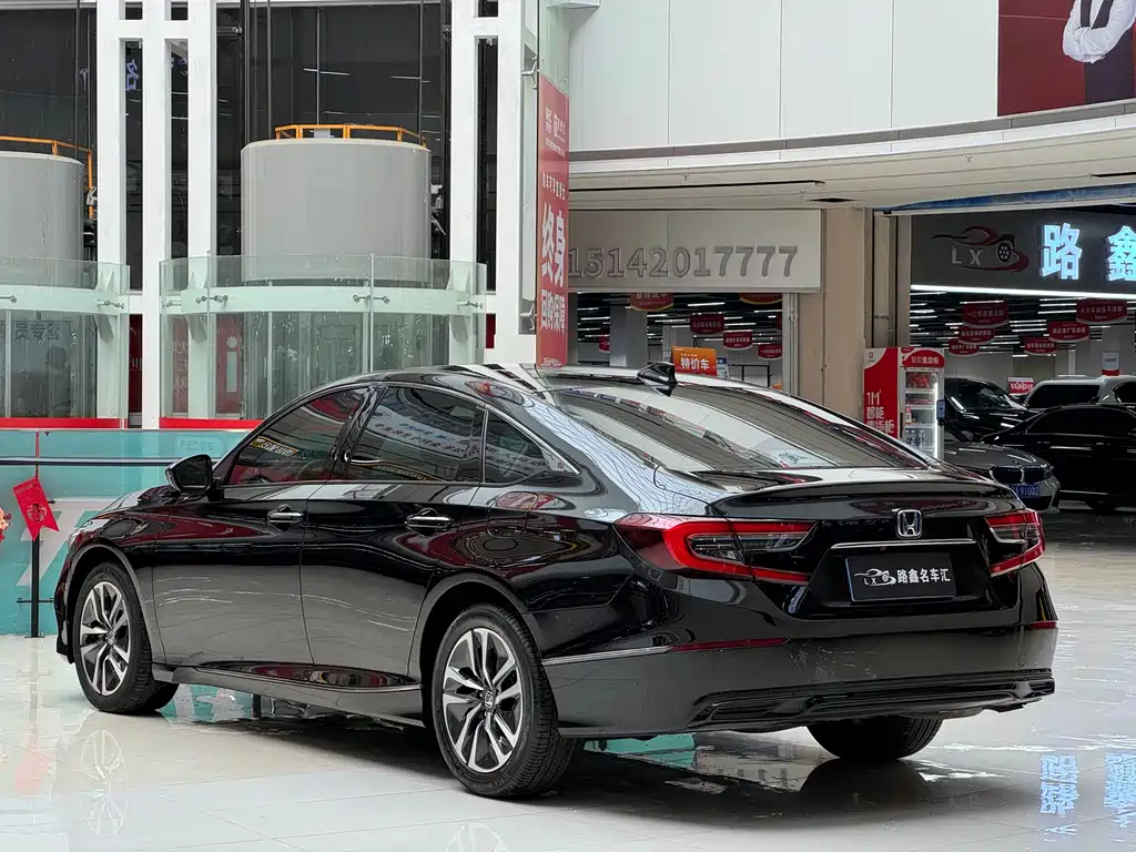 Honda Accord 2023 — фото 11