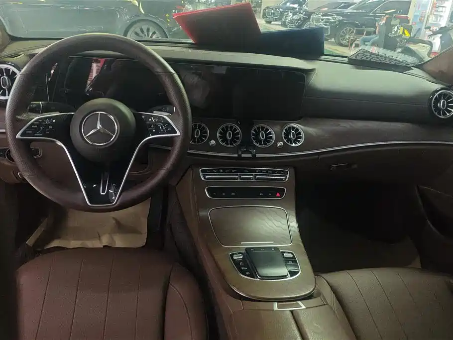 Mercedes-Benz E-Class 2020 — фото 12