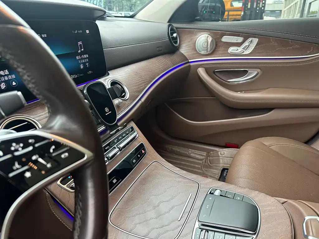 Mercedes-Benz E-Class 2022
