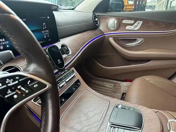 Mercedes-Benz E-Class 2022