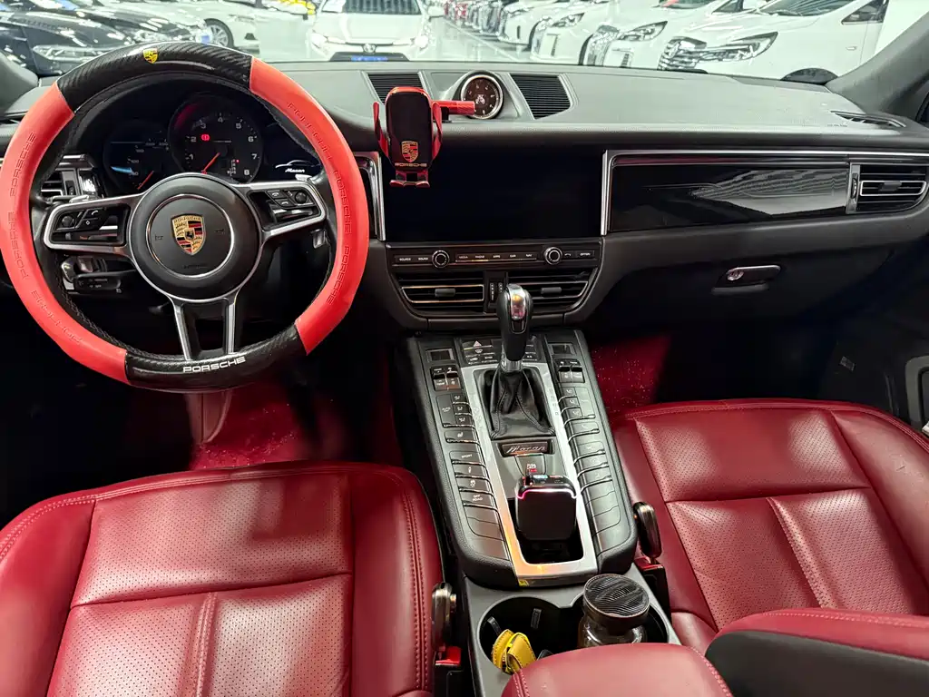 Porsche Macan 2020 — фото 14