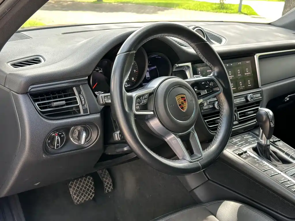Porsche Macan 2022 — фото 11