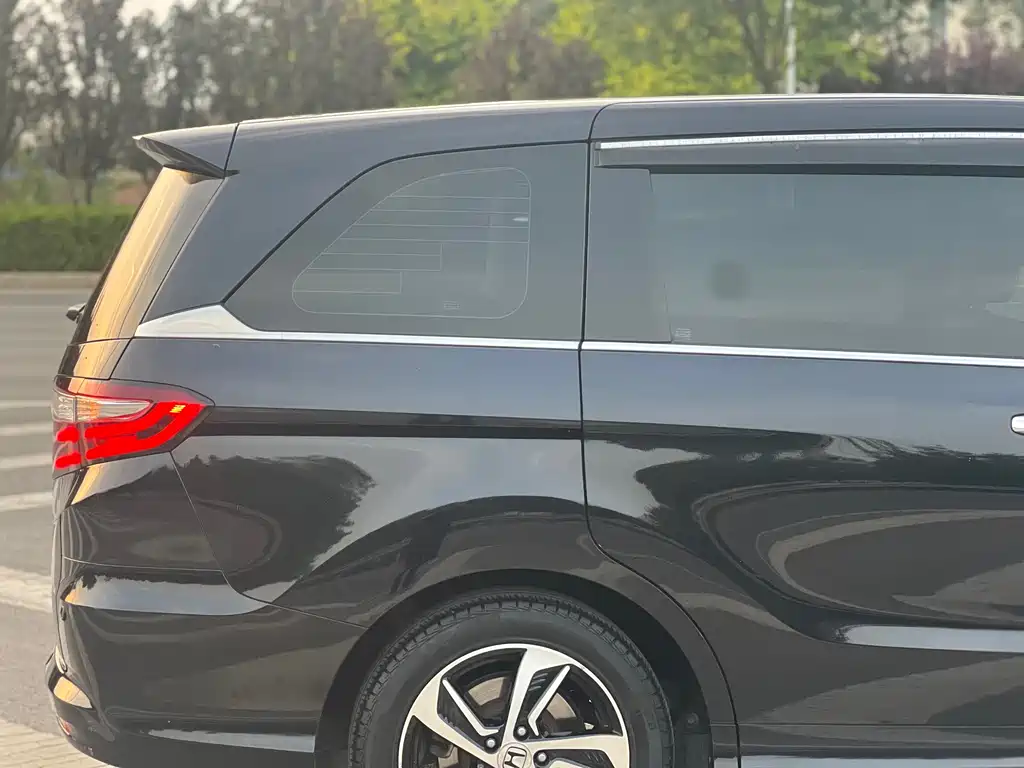 Honda Odyssey 2016 — фото 20