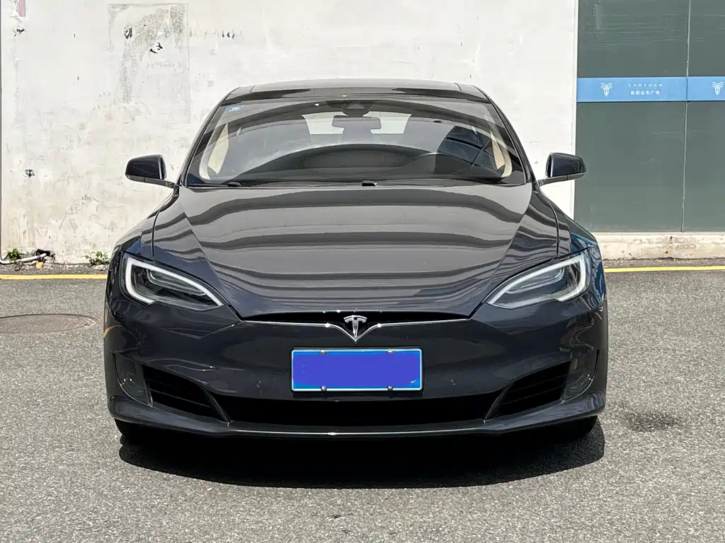 Tesla Model S 2016