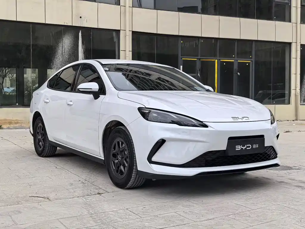 BYD Seal 05 DM-i 2025 — фото 3