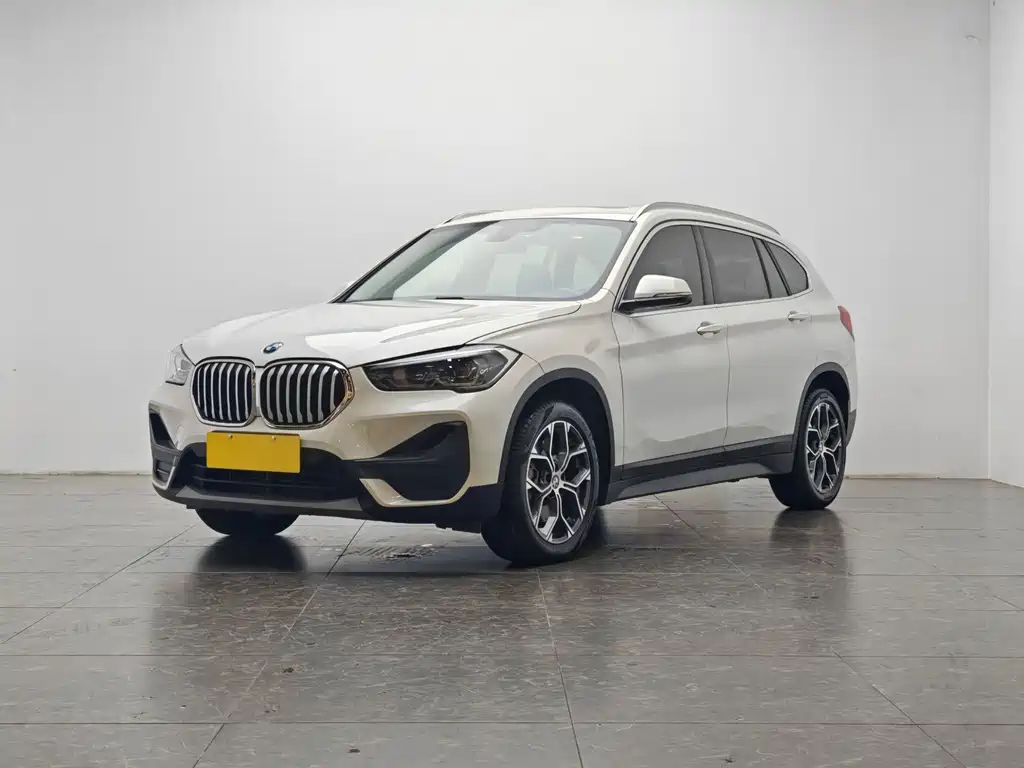 BMW X1 2021 — фото 1