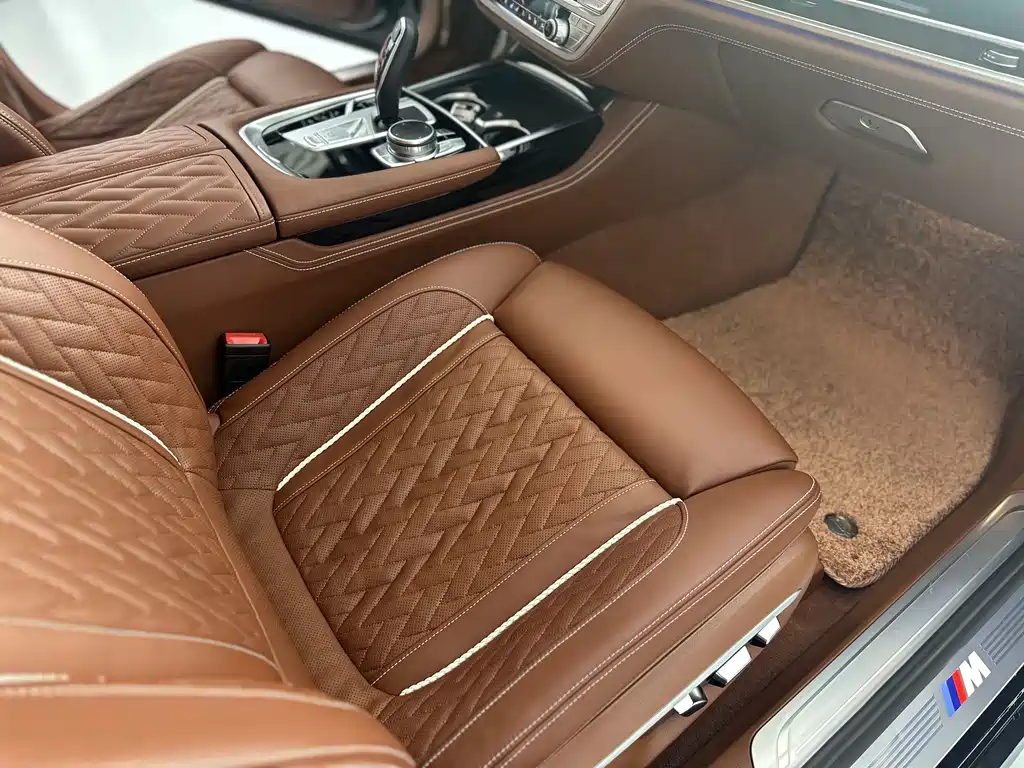 BMW 7 Series 2021 — фото 14