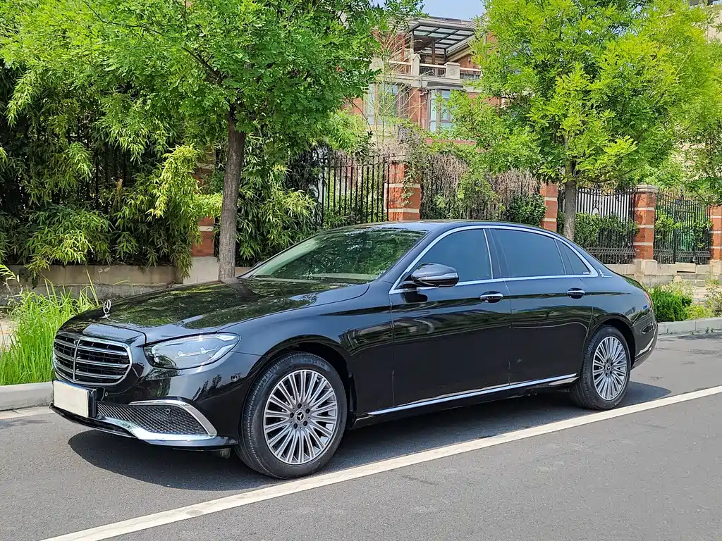 Mercedes-Benz E-Class 2023 — фото 1