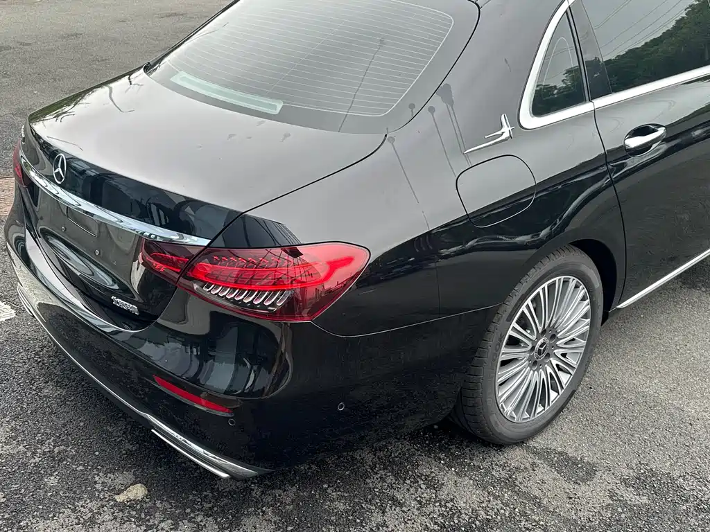 Mercedes-Benz E-Class 2022 — фото 12