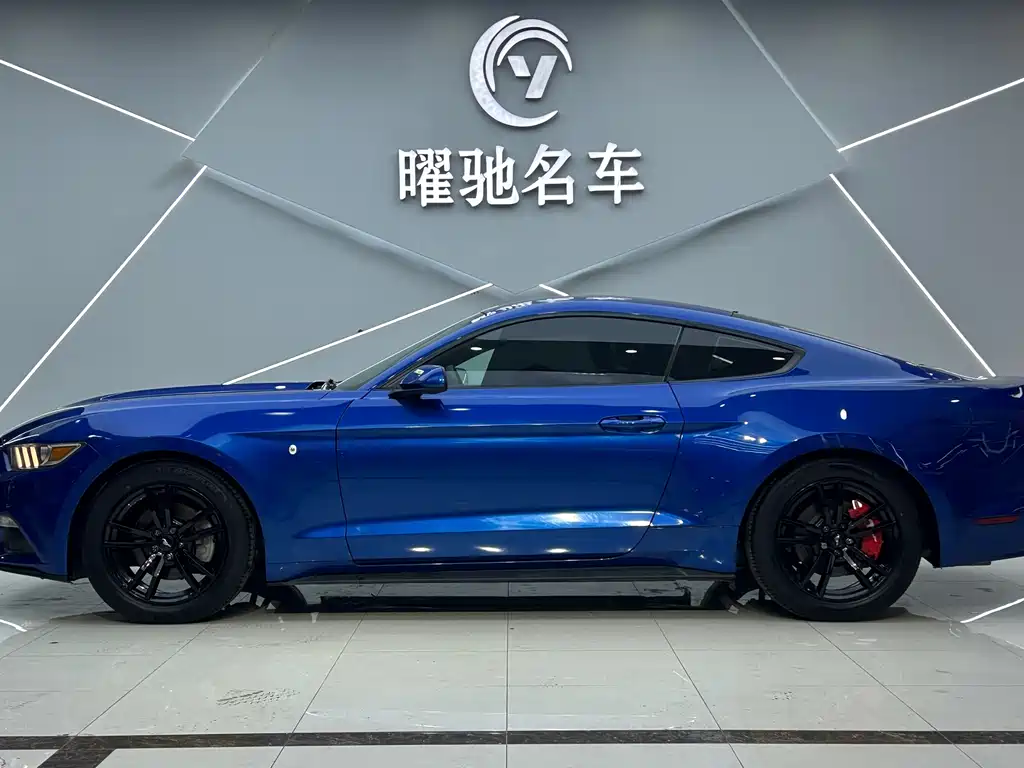 Ford Mustang 2020 — фото 3