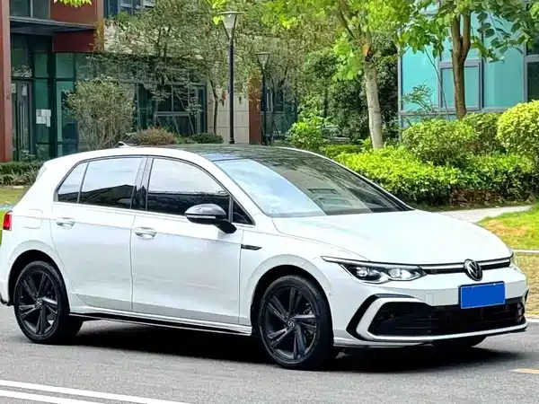 Volkswagen Golf 2021