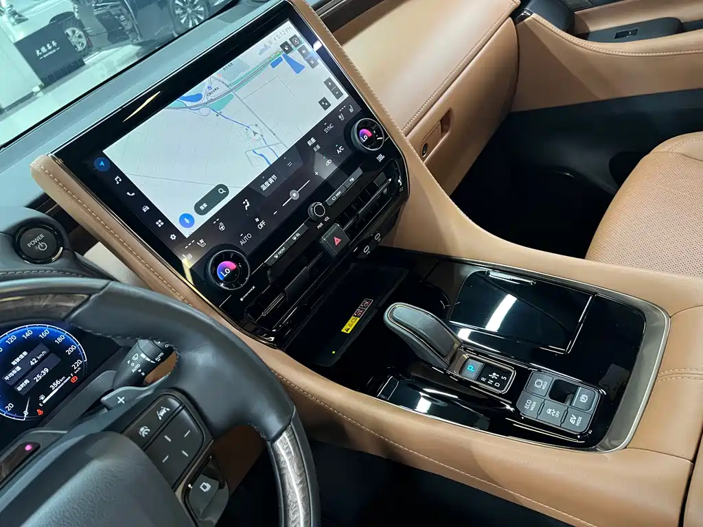 Toyota Alphard 2024 — фото 27