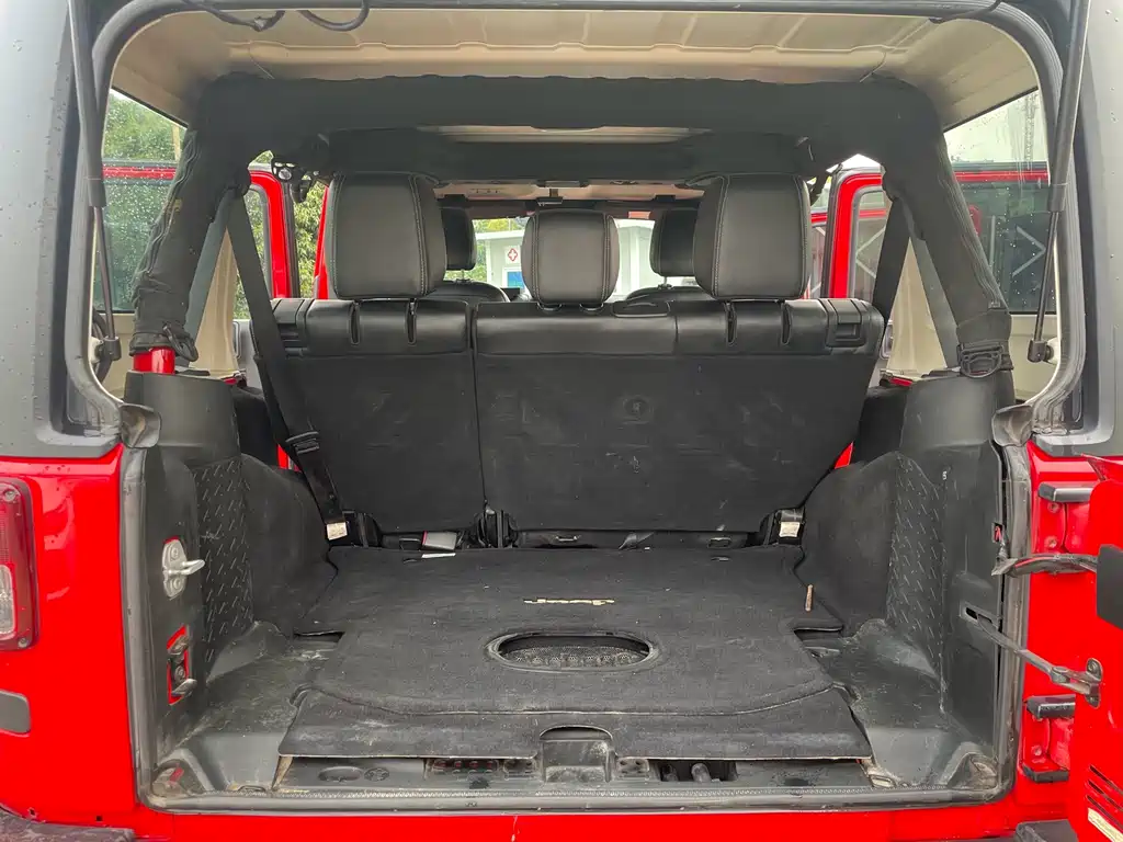 Jeep Wrangler 2018 — фото 12