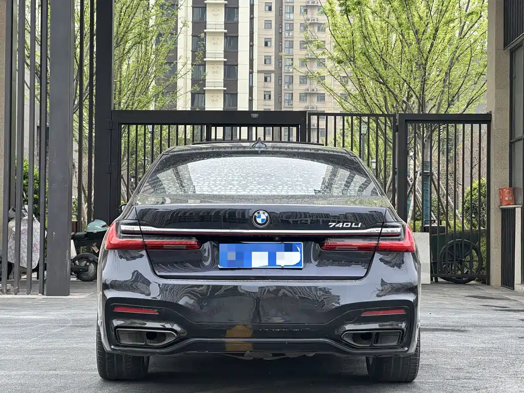 BMW 7 Series 2018 — фото 9