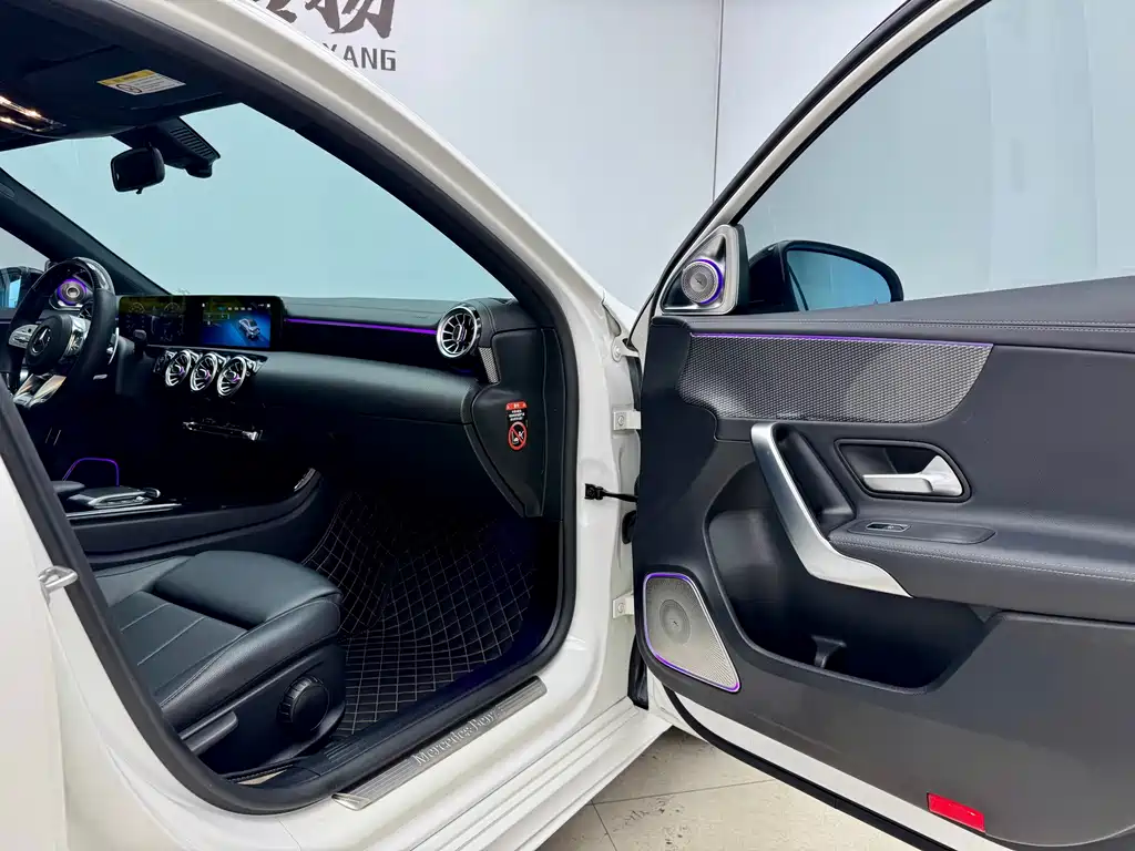Mercedes-Benz A-Class 2022 — фото 13