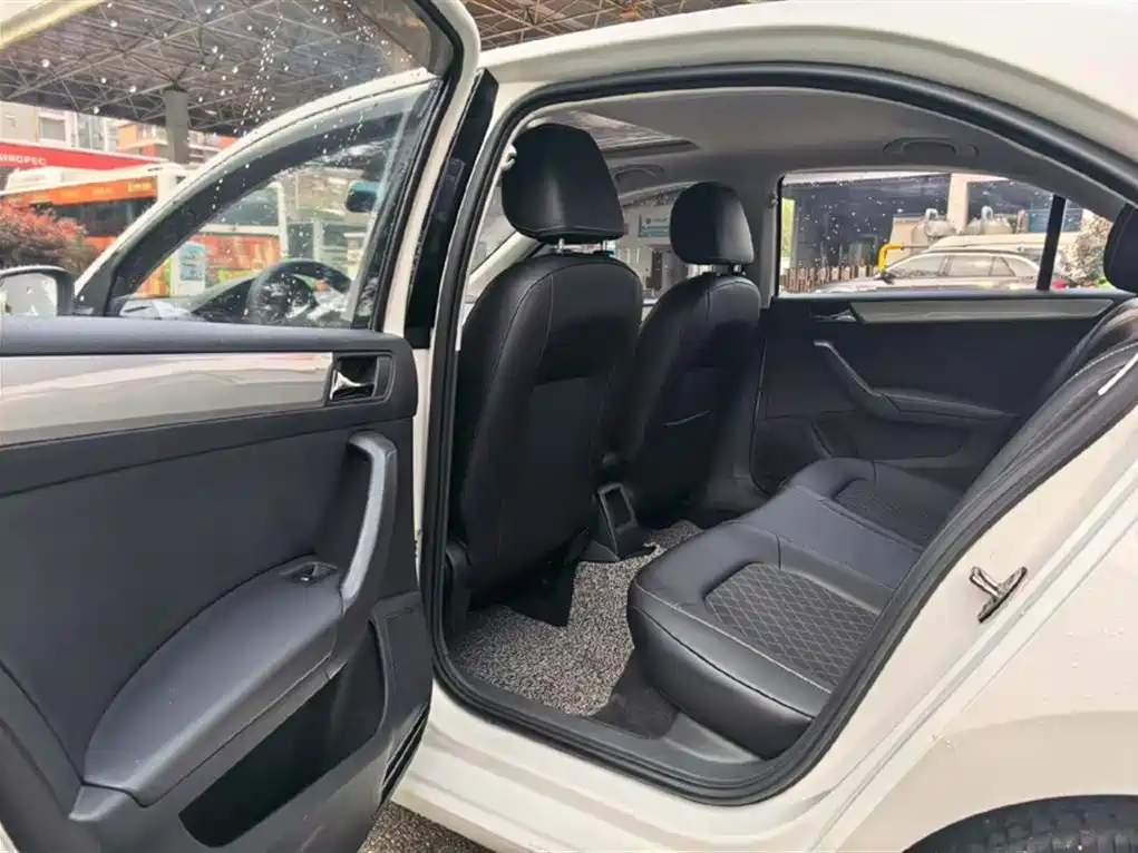 Skoda Rapid 2018 — фото 10
