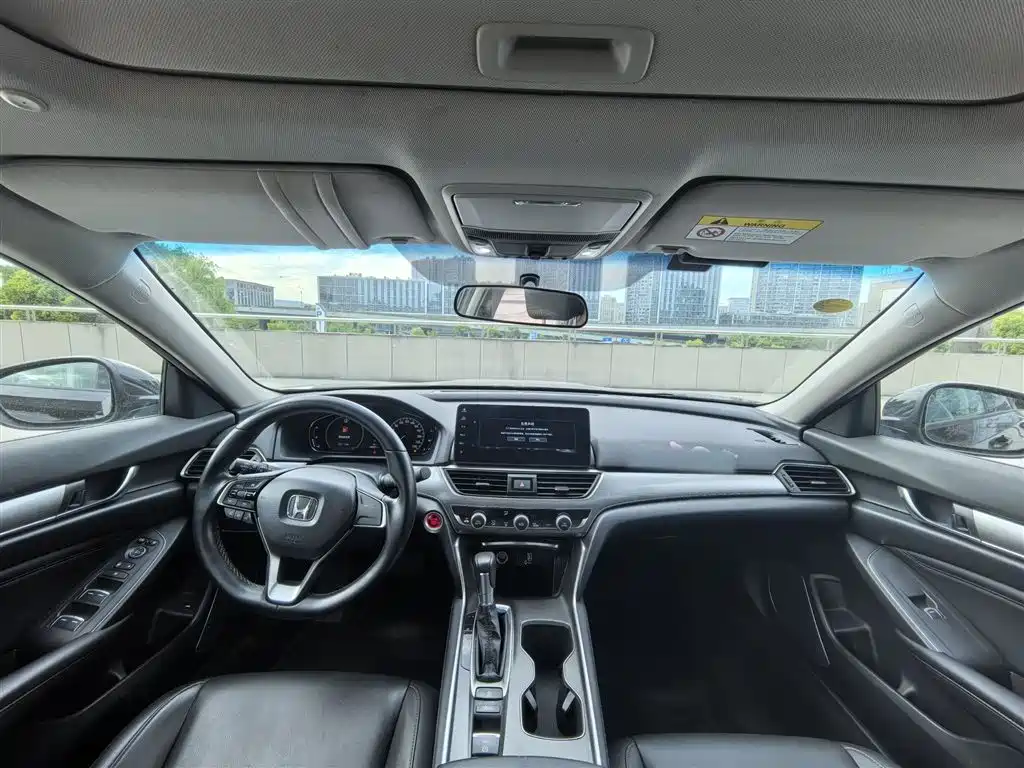 Honda Accord 2022 — фото 17