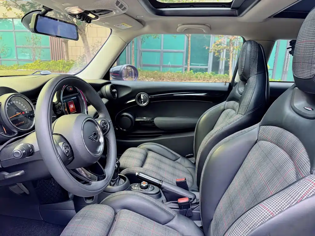 MINI MINI 2020