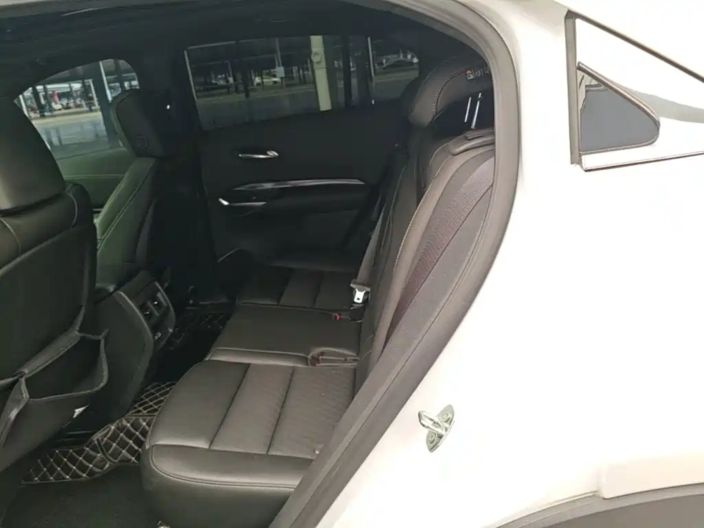 Cadillac XT4 2022 — фото 17