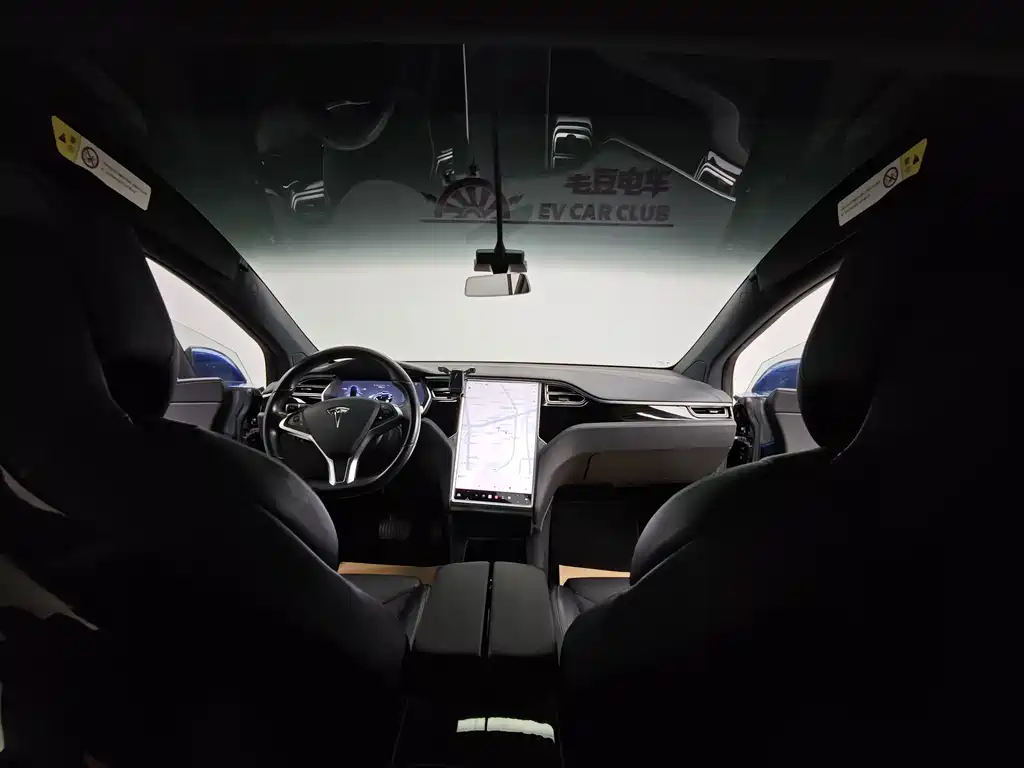 Tesla Model X 2017 — фото 22