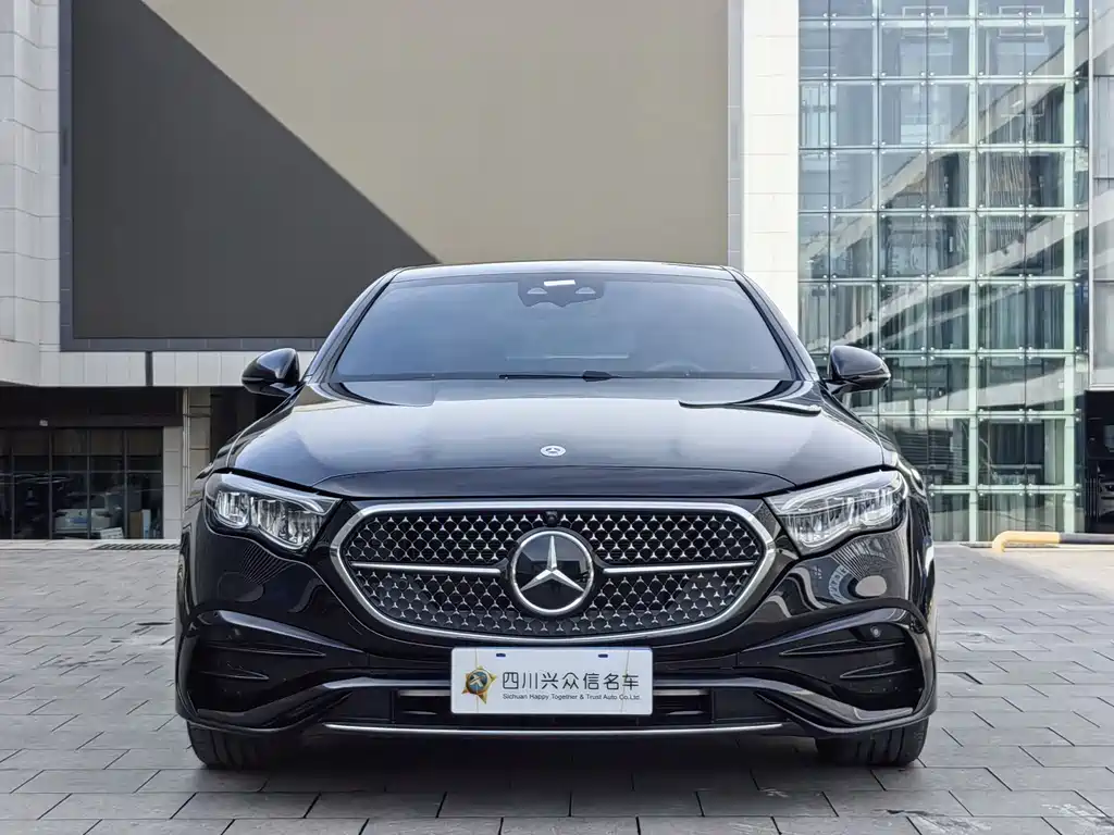 Mercedes-Benz E-Class 2025 — фото 3