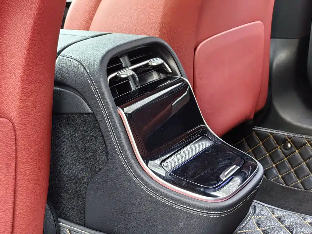 Mercedes-Benz E-Class 2025 — фото 17