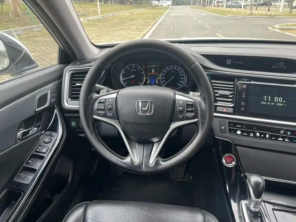 Honda Spirior 2016 — фото 9