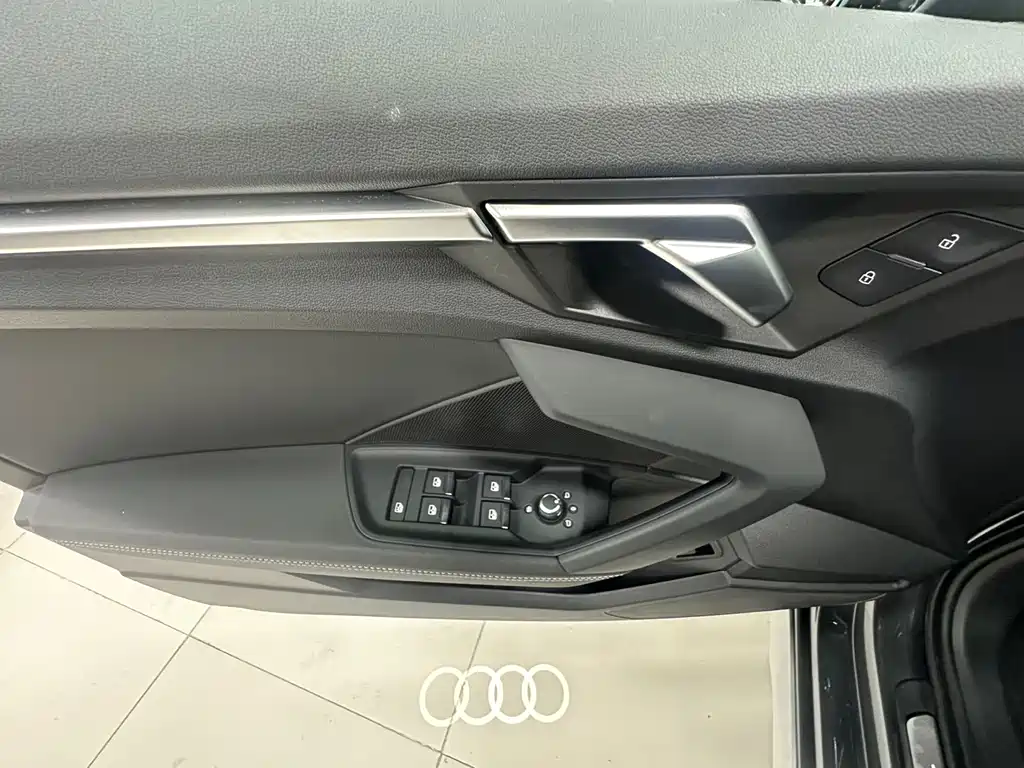 Audi A3 2023 — фото 18
