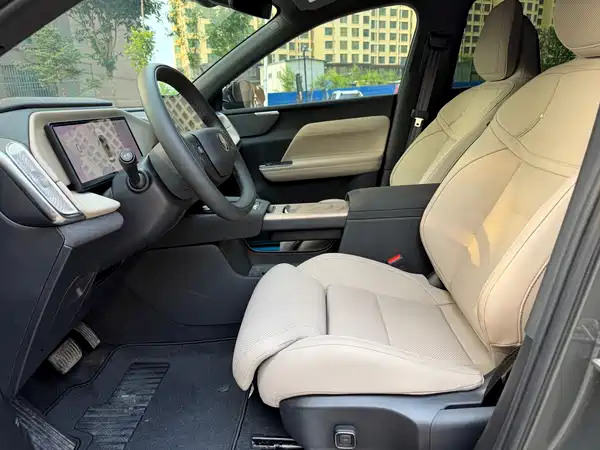 Volvo XC70 Plug-In Hybrid 2025