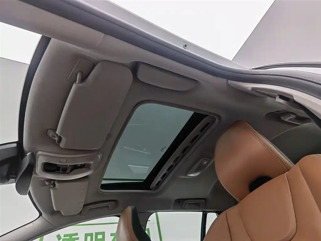 Volvo V60 2016 — фото 14