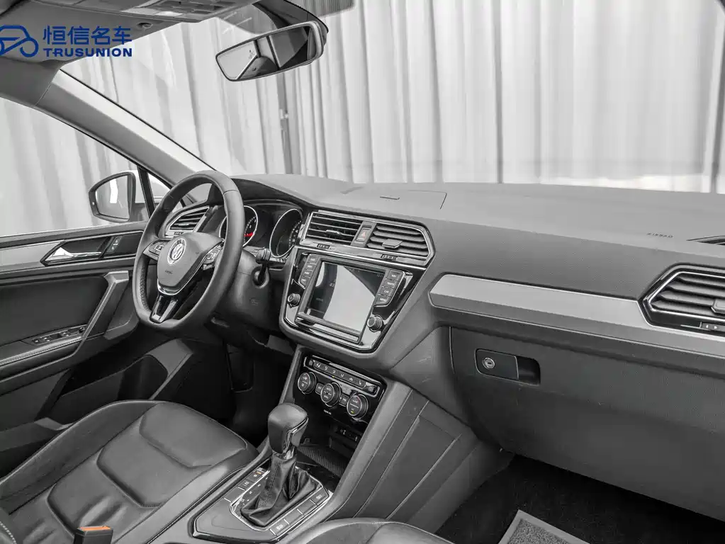 Volkswagen Tiguan L 2017 — фото 14