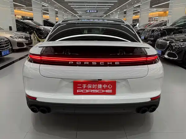 Porsche Panamera 2024
