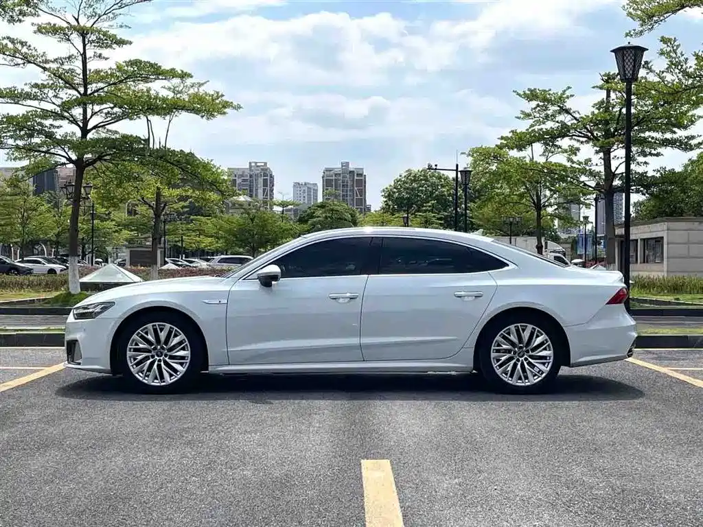 Audi A7L 2022 — фото 5