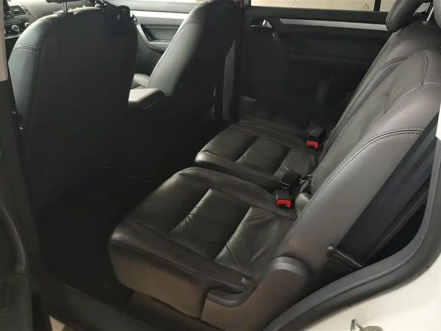 Volkswagen Touran 2015 — фото 11