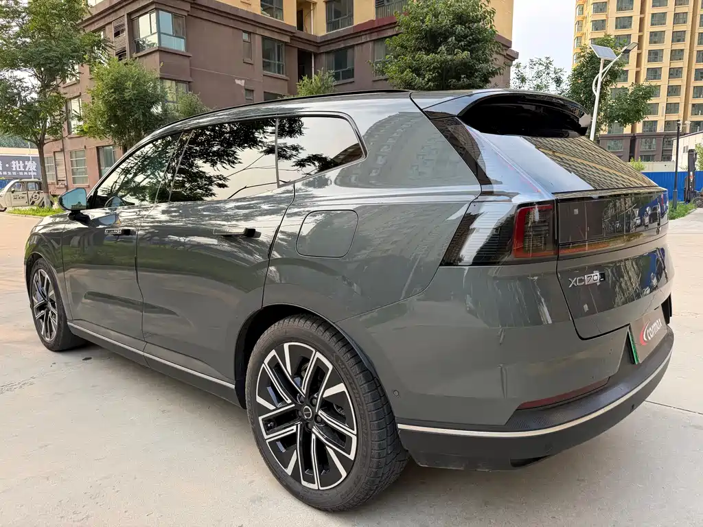 Volvo XC70 PHEV 2025 — фото 10