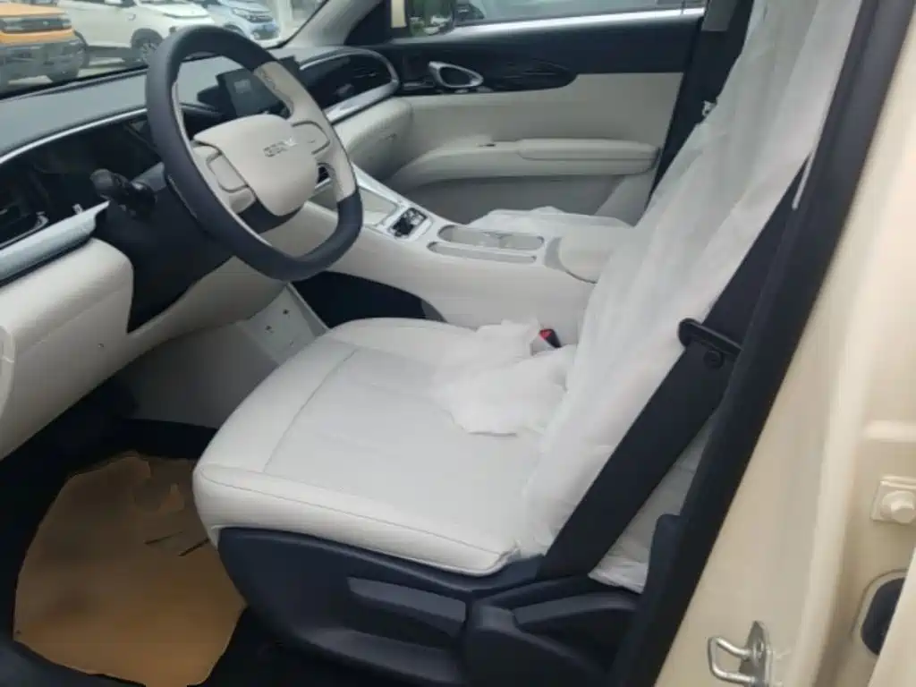 Geely Galaxy Starwish 2026 — фото 15
