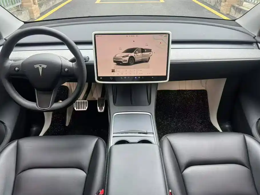 Tesla Model Y 2024 — фото 12