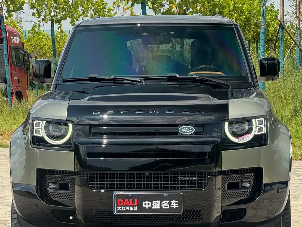 Land Rover Defender 2023 — фото 2