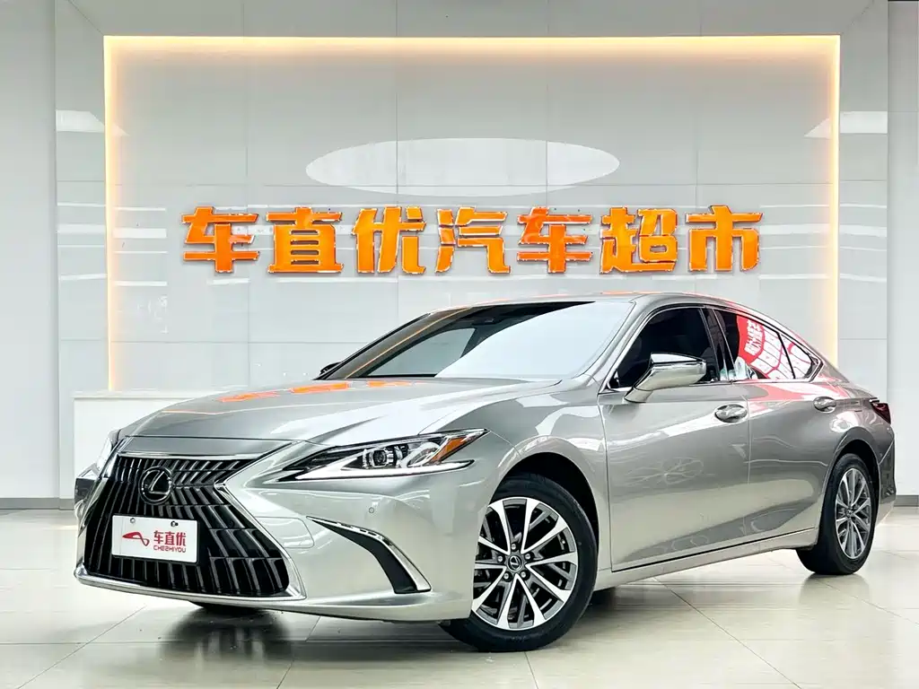 Lexus ES 2024