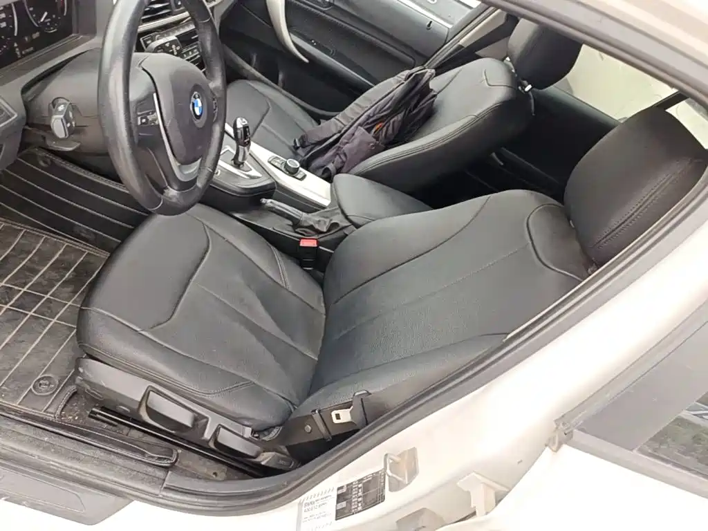 BMW 1 Series 2019 — фото 15