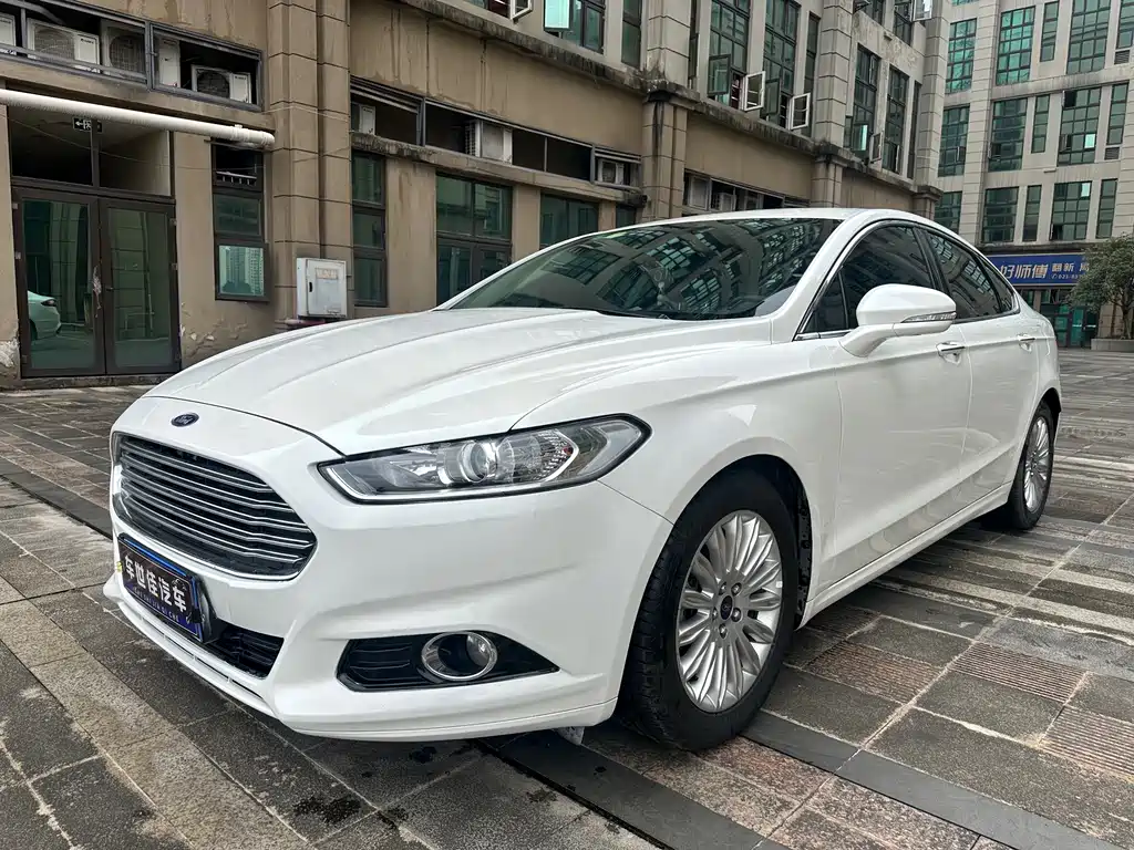 Ford Mondeo 2014 — фото 1