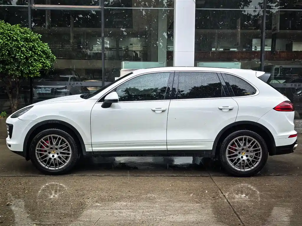 Porsche Cayenne 2017 — фото 2