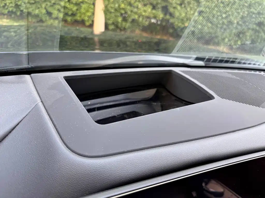 BMW 5 Series 2025 — фото 20