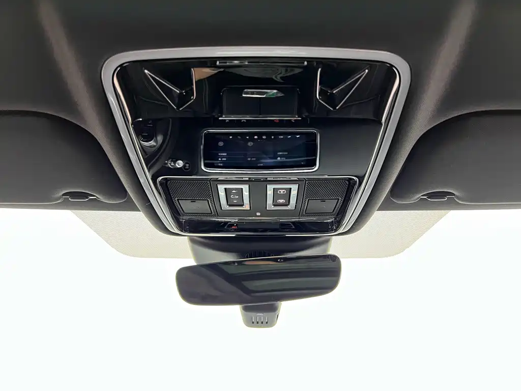 Land Rover Range Rover Velar 2018 — фото 23