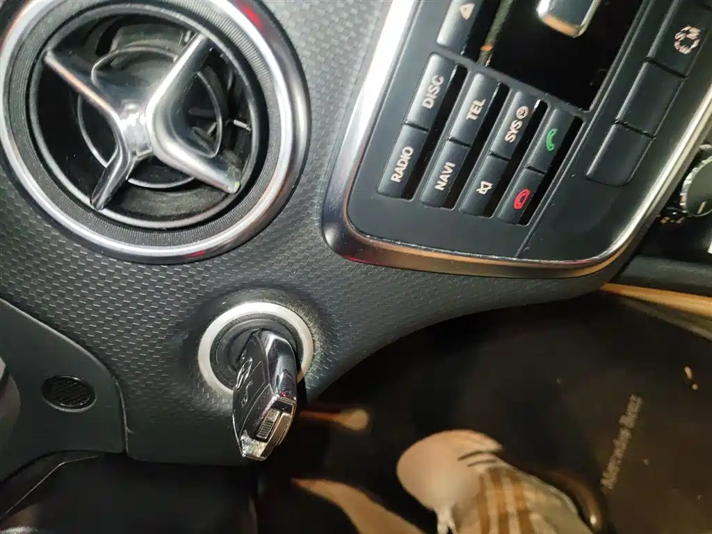 Mercedes-Benz A-Class 2015 — фото 12
